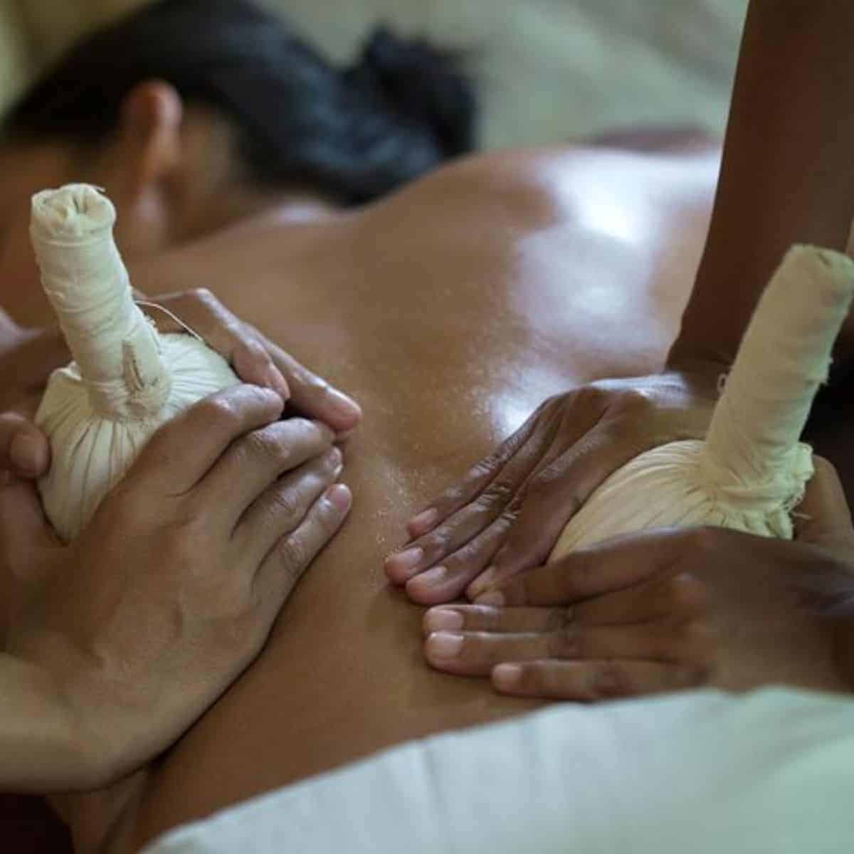 Ayurveda Compress massage Tejas