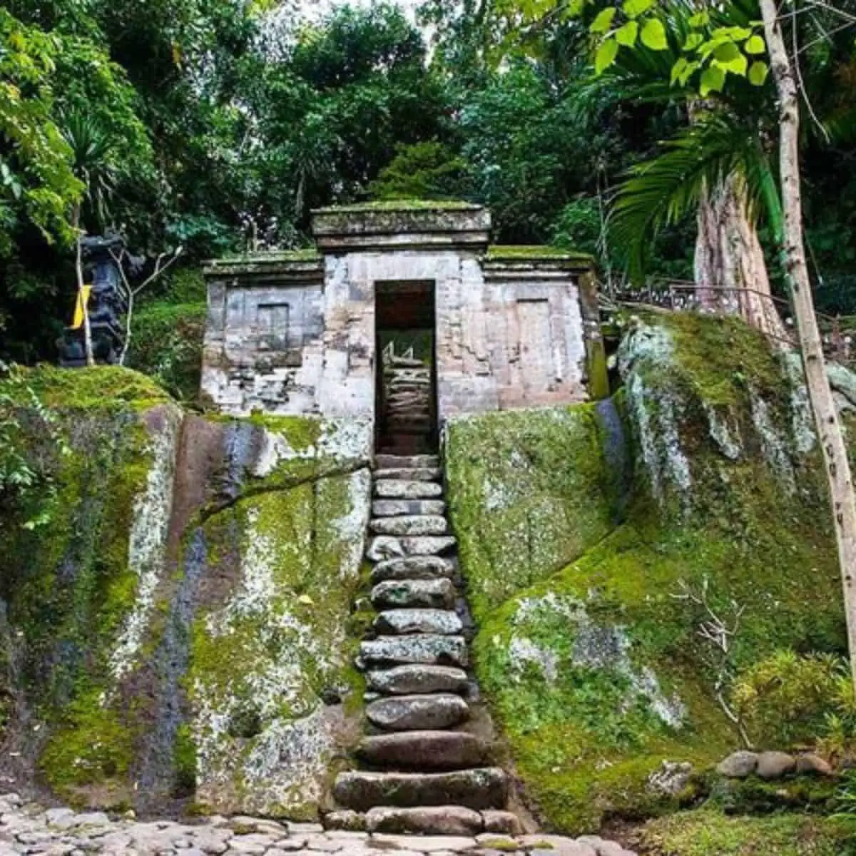 Goa Garba Ruins Ubud Temples