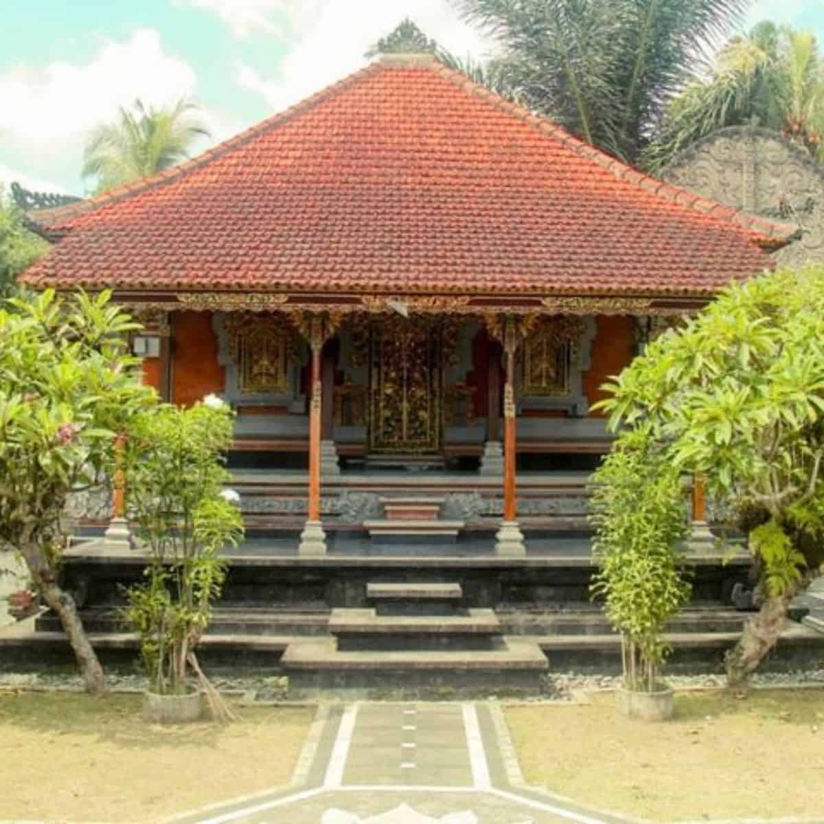 Puri saren agung taman ubud