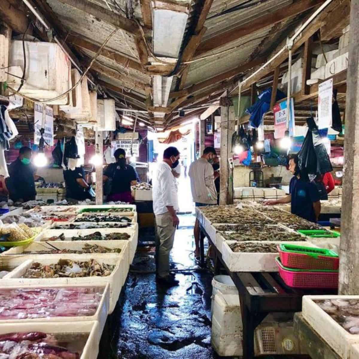 Kedonganan fish market stalls