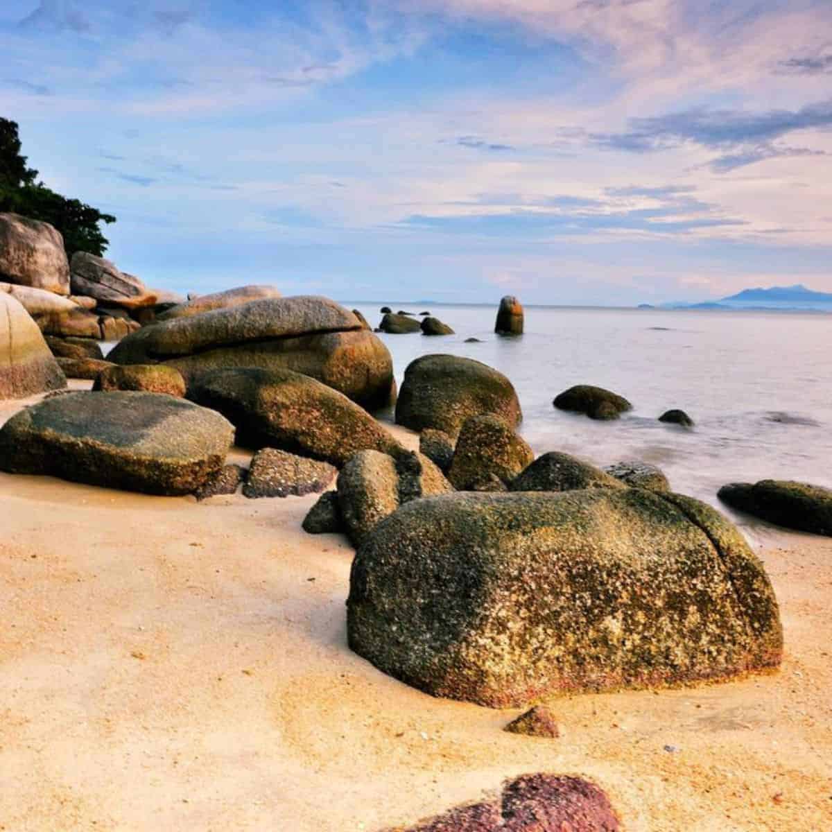 Rock formations at Moonlight bay