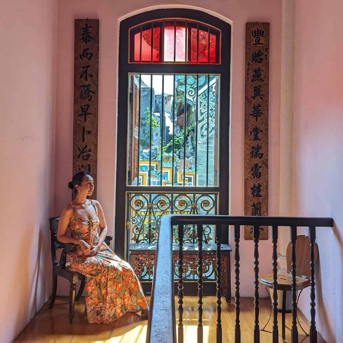 Victoria at Pinang Peranakan Mansion corridor