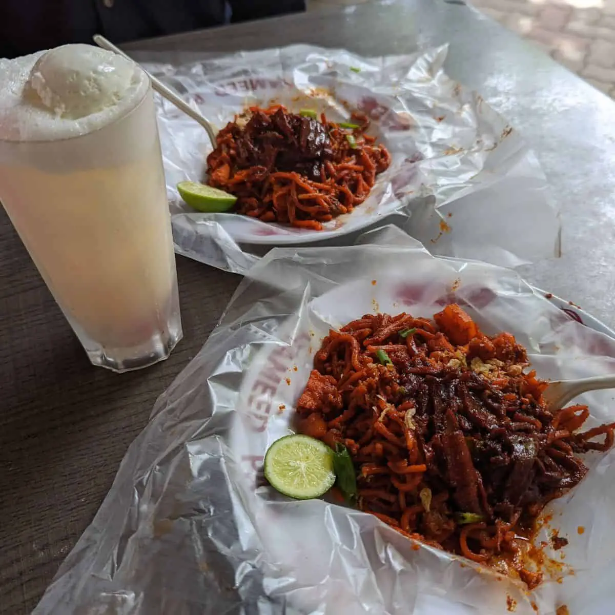 Mee Sotong and Coconut Shake