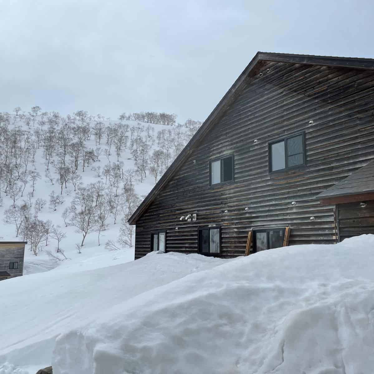 Goshiki Onsen top of snow mountain